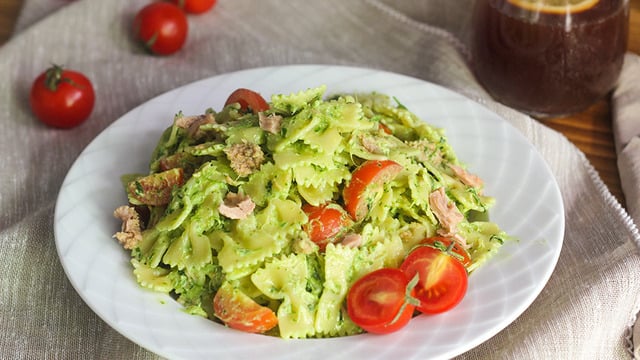 Hafif ve Sağlıklı: Doyuran Makarna Salatası