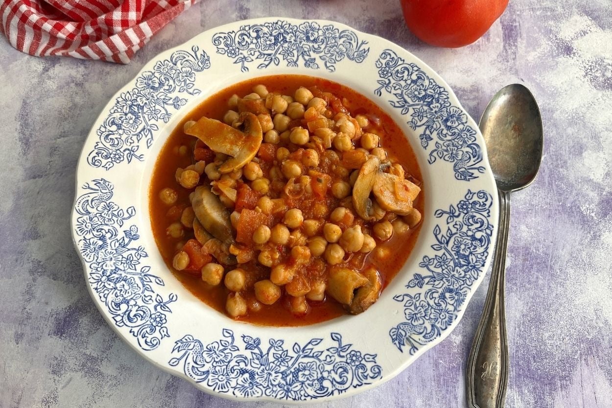 Protein Bombası: Mantarlı Nohut Yemeği