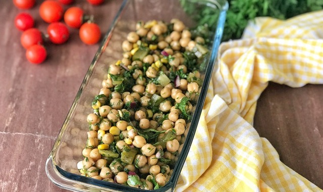 Renkli mi Renkli: Nohut Salatası