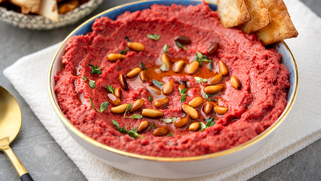 Rengi ve Lezzeti Müthiş: Pancarlı Humus