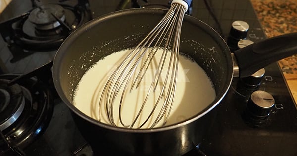 bogurtlen-soslu-panna-cotta