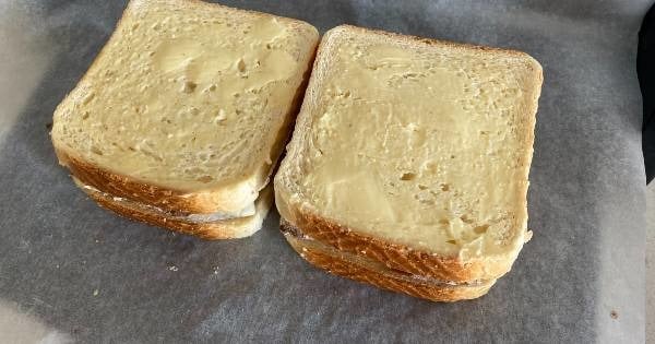 kavurmali-tost-yapim4