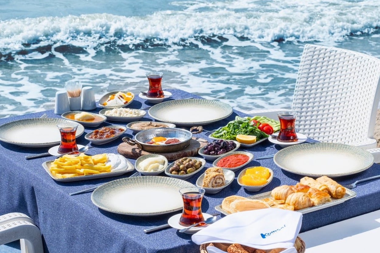 Kuşadası Kahvaltı Yerleri: Kuşadası'ndaki En İyi 10 Kahvaltı Mekanı