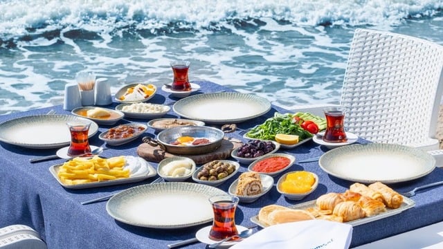 Kuşadası Kahvaltı Yerleri: Kuşadası'ndaki En İyi 10 Kahvaltı Mekanı