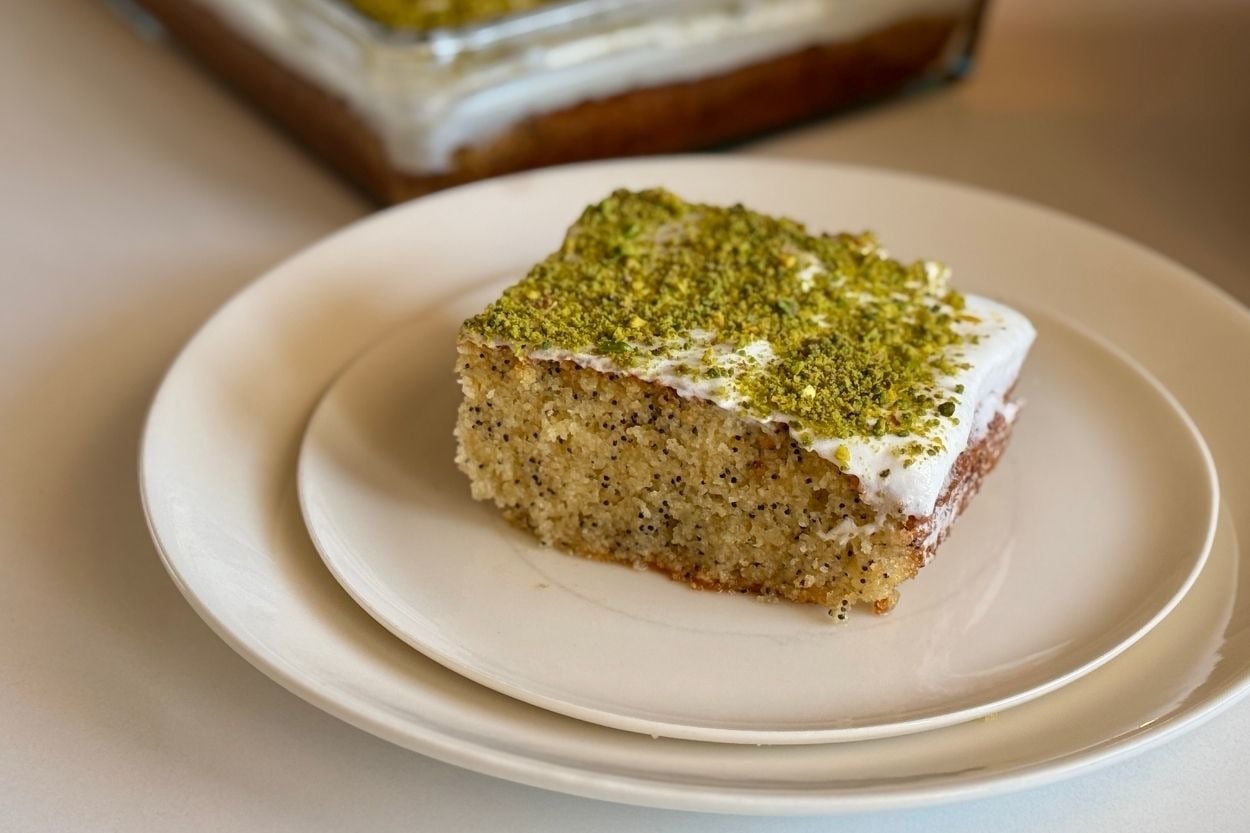 Elif'in Tarifi: Haşhaşlı Şerbetli Kek