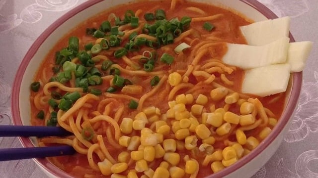 Daha Lezzetli: Domatesli Noodle