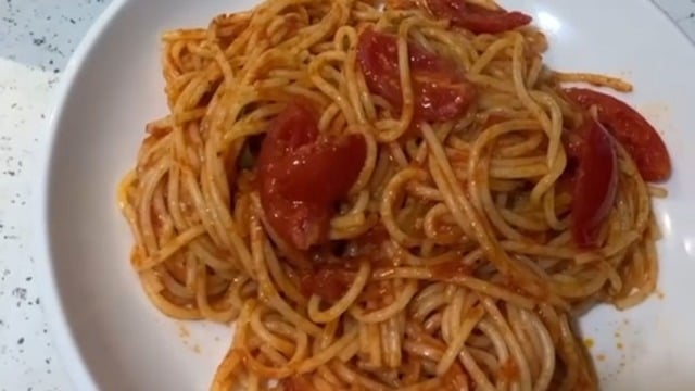 Bol Soslu: Kremalı Acukalı Makarna