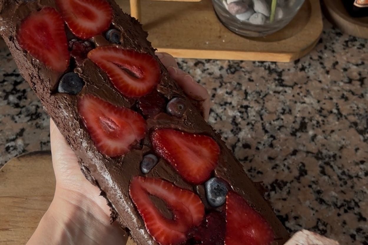 Bol Meyveli: Kakaolu Pişmeyen Fit Brownie
