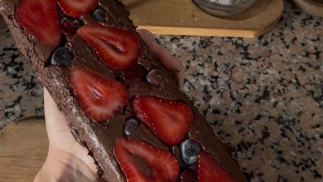 Bol Meyveli: Kakaolu Pişmeyen Fit Brownie
