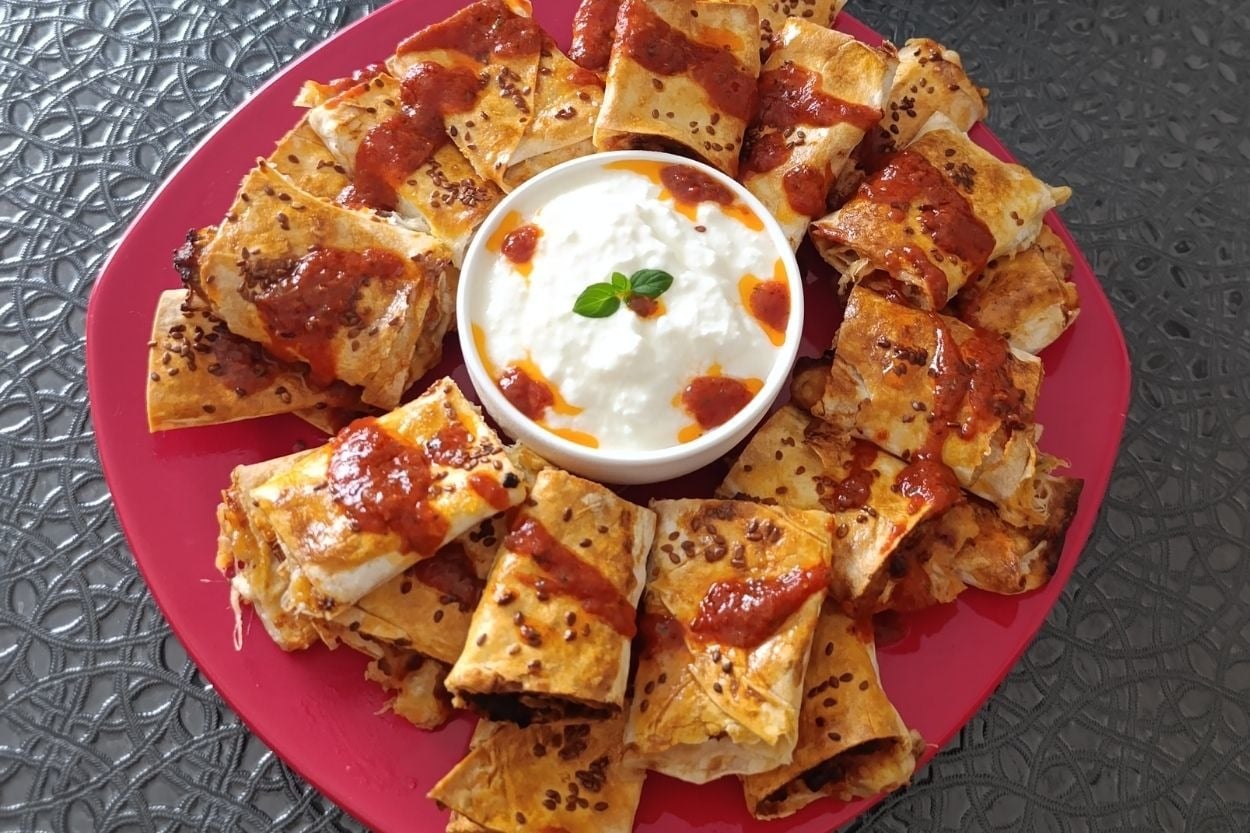 Eliz'in Tarifi: Kıymalı Kaşarlı Rulo