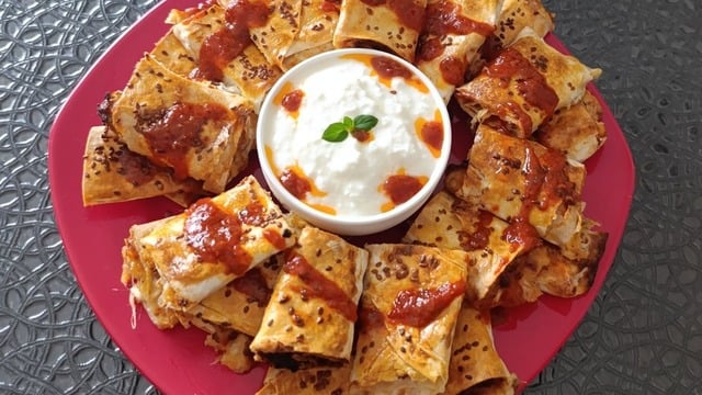 Eliz'in Tarifi: Kıymalı Kaşarlı Rulo