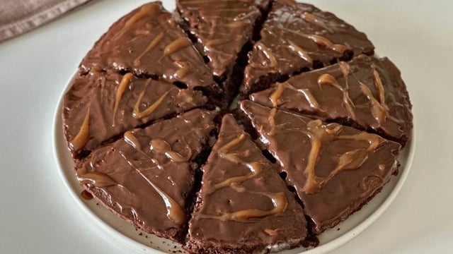 Güler'in Tarifi: Dondurmalı Kek