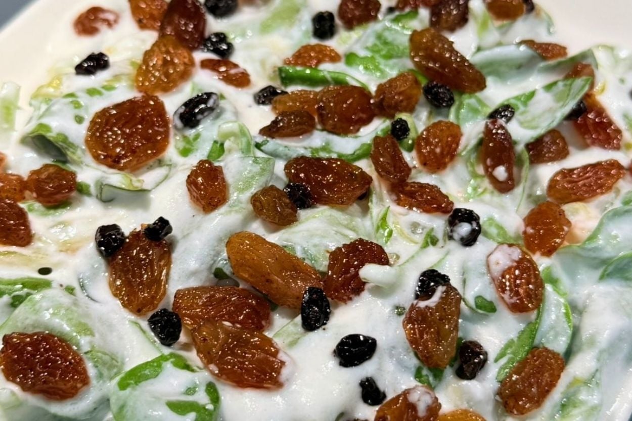 Yaz Akşamlarına: Kuru Üzümlü Semizotu Salatası