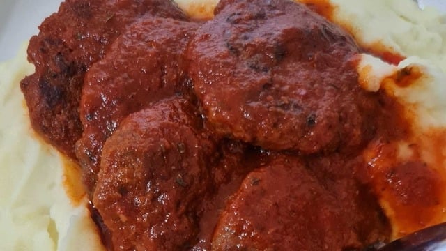 Anne Elinden: Maydanozlu Köfte