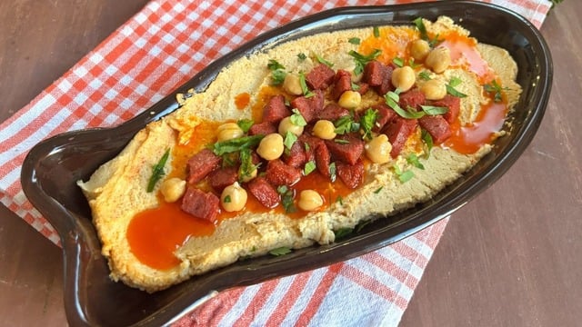 Duygu'nun Tarifi: Sucuklu Humus