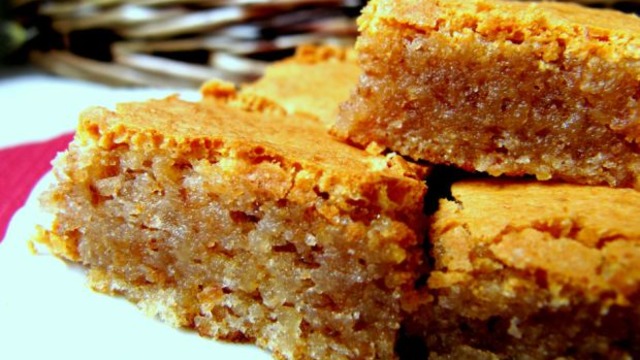Beyaz Çikolata Sürpriziyle: Cevizli Glutensiz Brownie