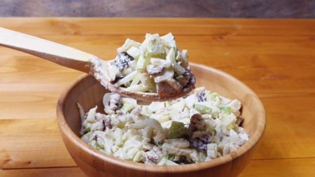Çok Yakıştılar: Tartar Soslu Tavuklu Kereviz Salatası