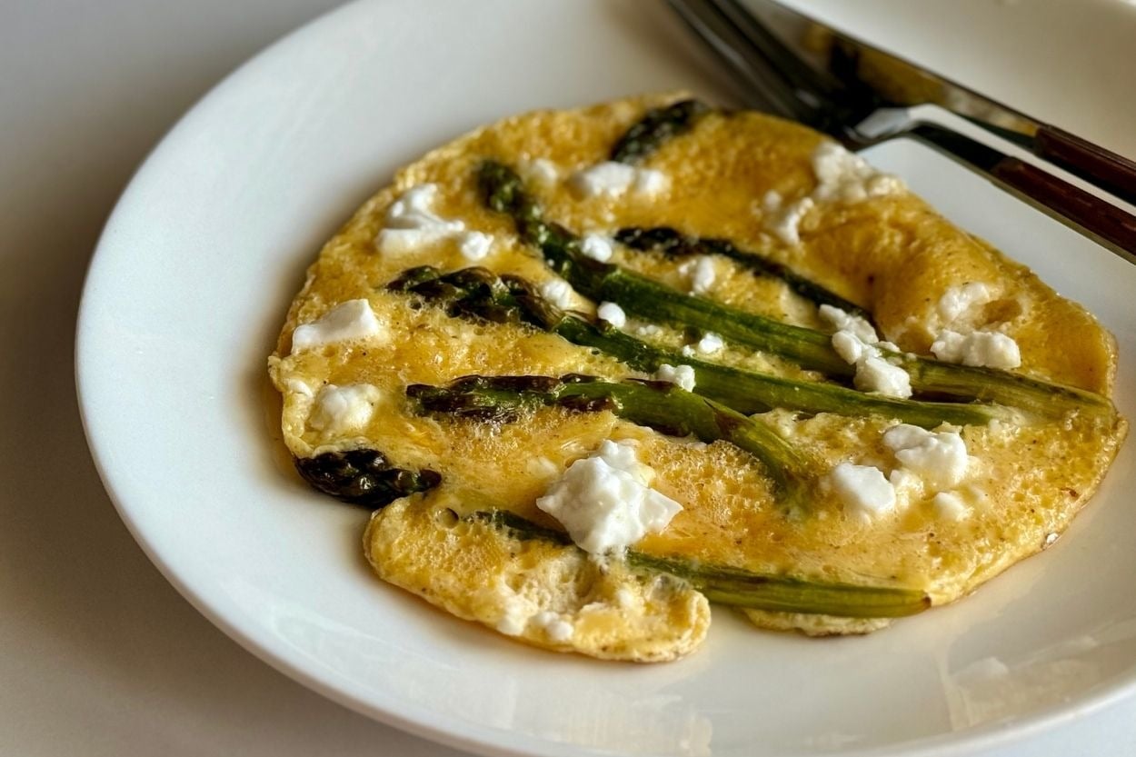 Ayşe'nin Tarifi: Kuşkonmazlı Omlet