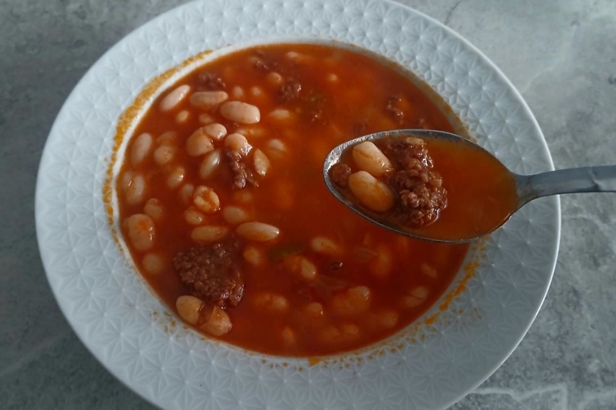 Cansu'nun Tarifi: Kıymalı Kuru Fasulye Yemeği