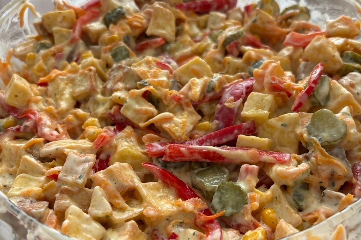 Nefis Sosuyla: Hardallı Mısırlı Patates Salatası