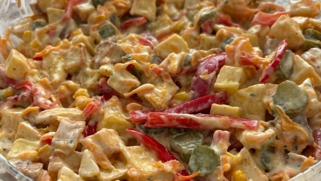 Nefis Sosuyla: Hardallı Mısırlı Patates Salatası