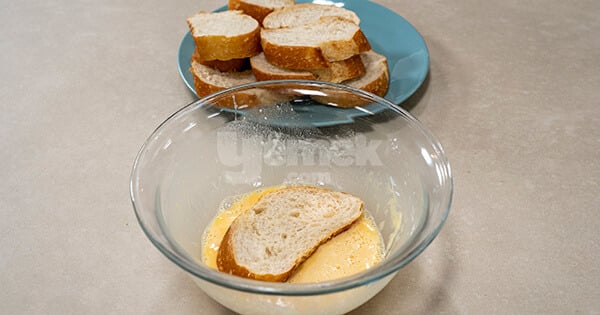 anne-usulu-yumurtali-ekmek-asama-4