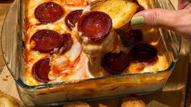 Labne Severlere: Ekmek Banmalık Pizza