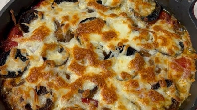 Lokum Gibi: Közlenmiş Patlıcan Yatağında Mantar