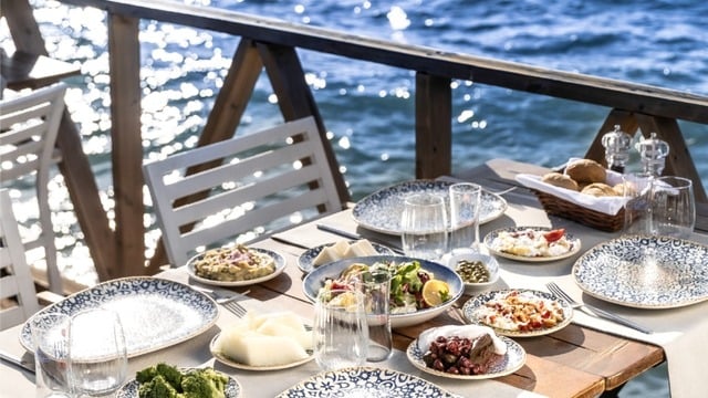 Kuşadası Yemek Yerleri: Kuşadası'nın En Sevilen 10 Mekanı