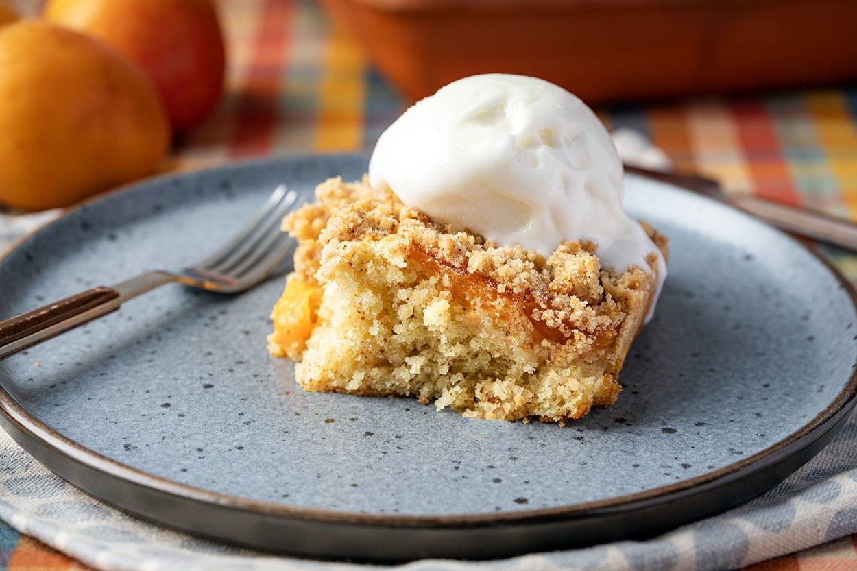 Kıtır Kıtır Üst Dokusuyla: Kayısılı Crumble Kek