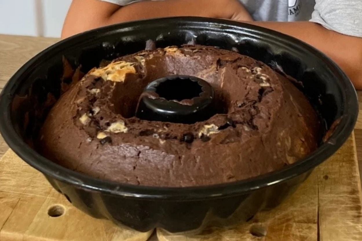 Kokusuyla Mutfağı Saran: Kakaolu Kek