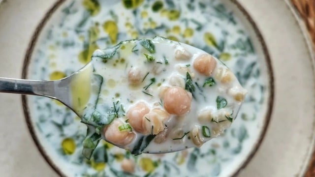 Vitamin Dolu: Buğdaylı Naneli Soğuk Çorba