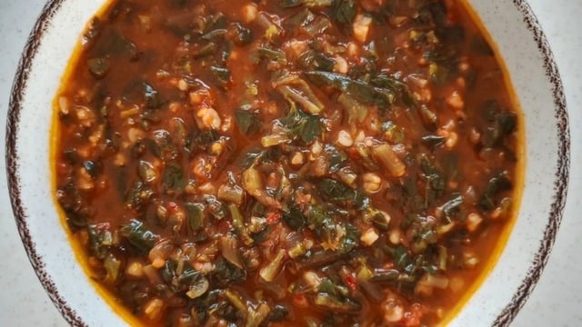 Yaz Sofralarına: Bulgurlu Semizotu Yemeği