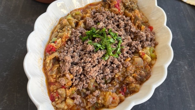 Güler'in Tarifi: Kıymalı Babagannuş
