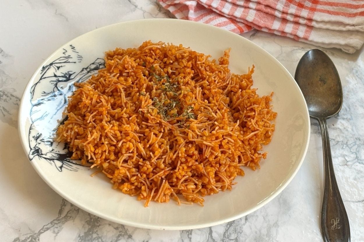 Tereyağı Kokulu: Şehriyeli Bulgur Pilavı