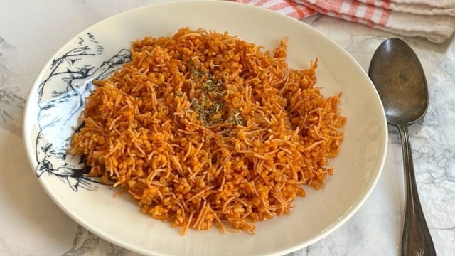 Tereyağı Kokulu: Şehriyeli Bulgur Pilavı