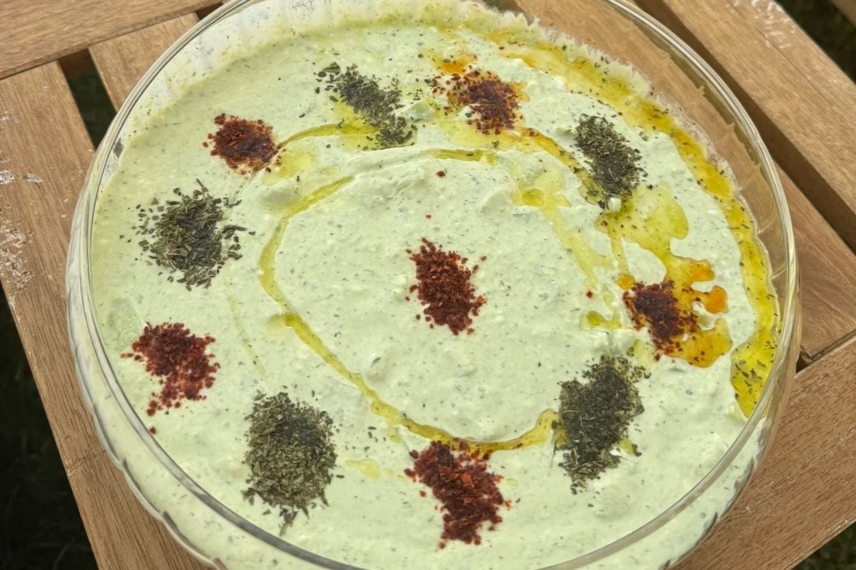 Yaz Akşamlarına: Süzme Yoğurtlu Kuru Cacık