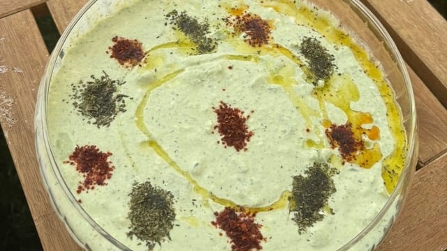Yaz Akşamlarına: Süzme Yoğurtlu Kuru Cacık