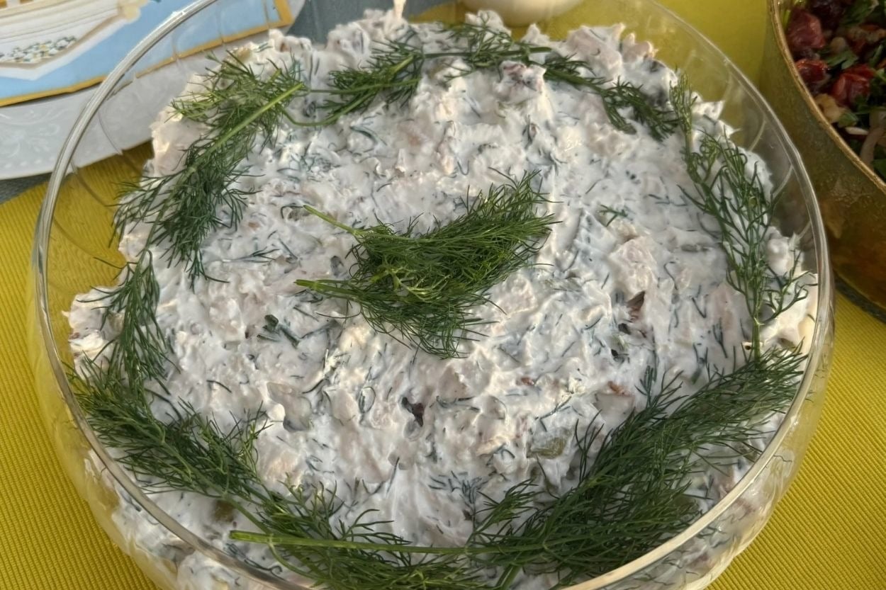 Şık Sunumuyla: Tavuklu Dereotlu Meze