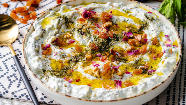 Ferah Ferah: İran Cacığı (Mast-o Khiar)