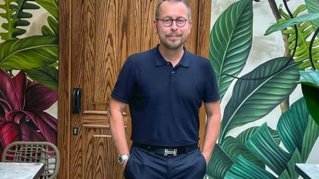 Ömür Akkor Kimdir? Hayatı, Kitapları ve Gastronomi Kariyeri
