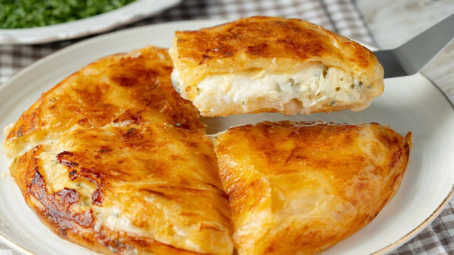 Glutensiz: Pirinç Yufkasından Peynirli Tava Böreği