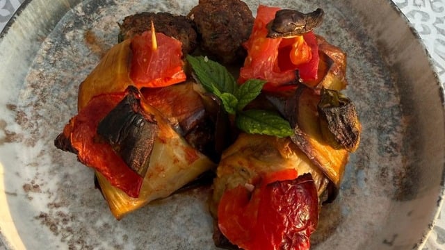 Lokum Gibi: Domatesli İslim Köfte
