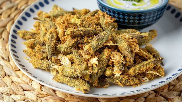 Dip Sosuyla: Fırında Çıtır Bamya