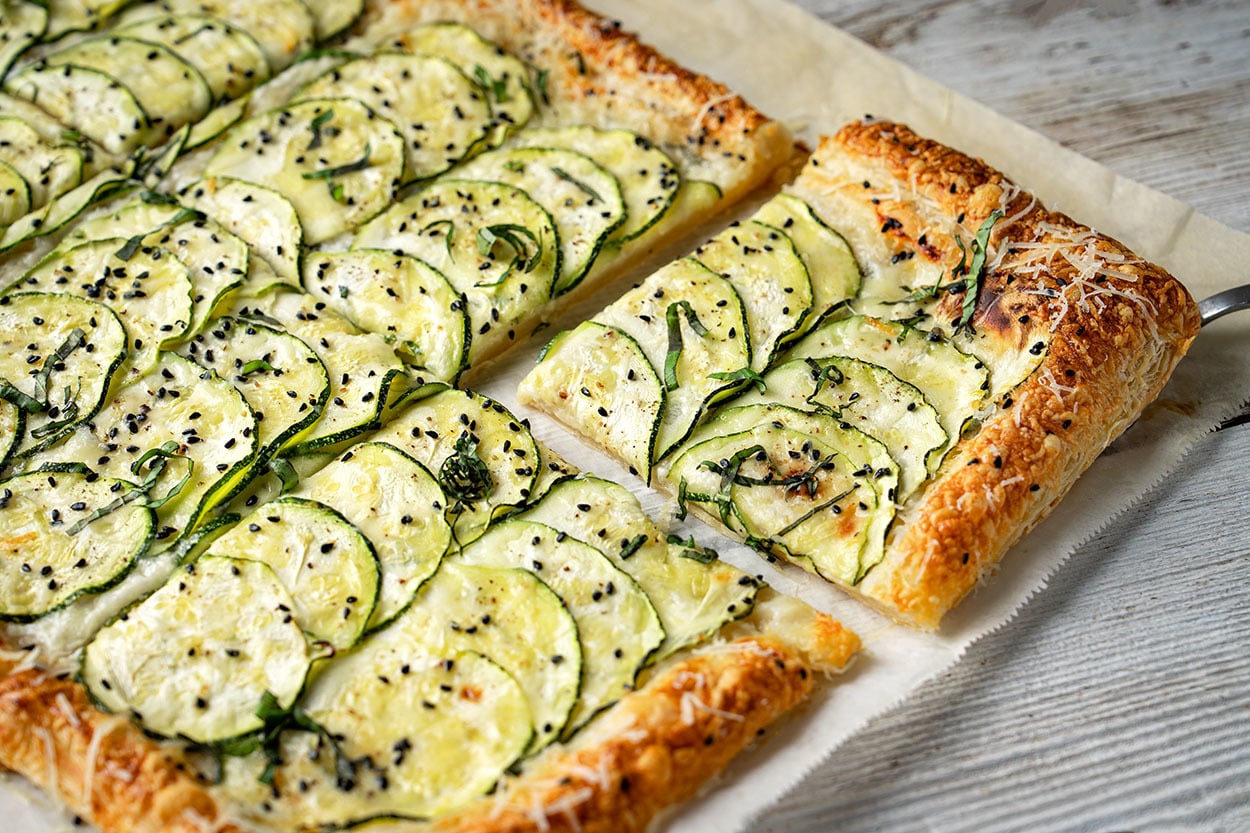 Fesleğen Kokulu: Kabaklı Milföy Tart