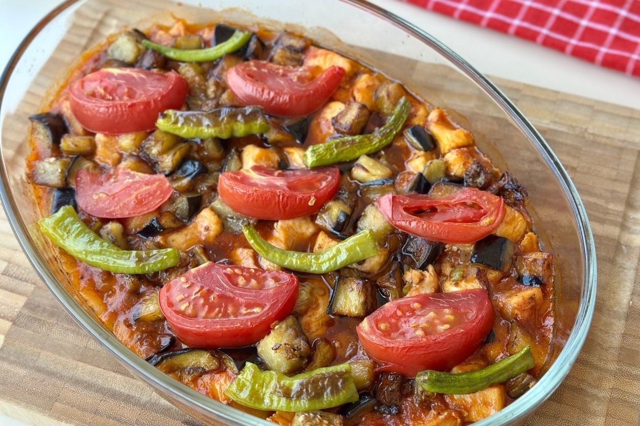 Ayşe'nin Tarifi: Tavuklu Patlıcan Kebabı 