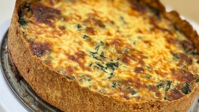 Rüveyda'nın Tarifi: Ispanaklı Mantarlı Kiş