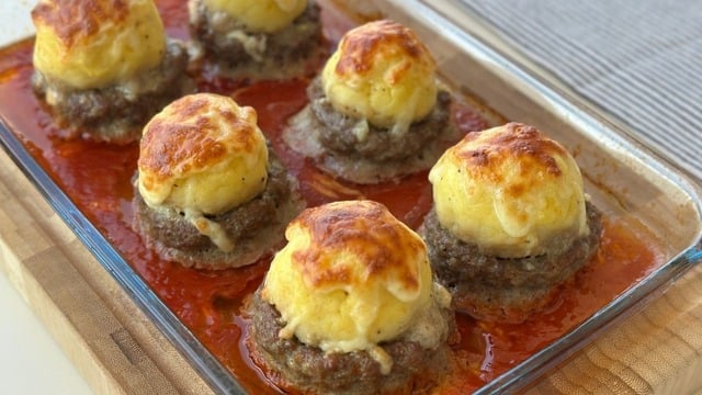 Sevim'in Tarifi: Patates Püreli Hasanpaşa Köfte