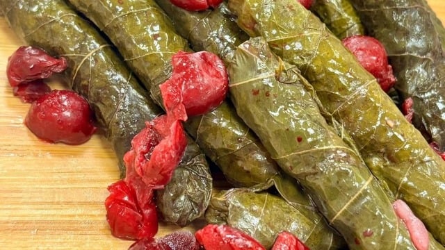 Rüveyda'nın Tarifi: Vişneli Yaprak Sarma