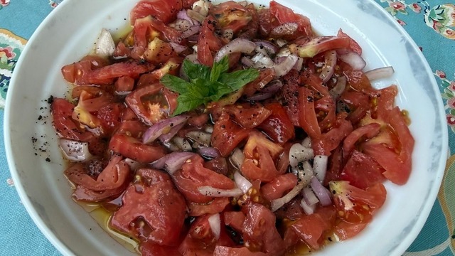 İstanbul Usulü: Soya Soslu Domates Salatası